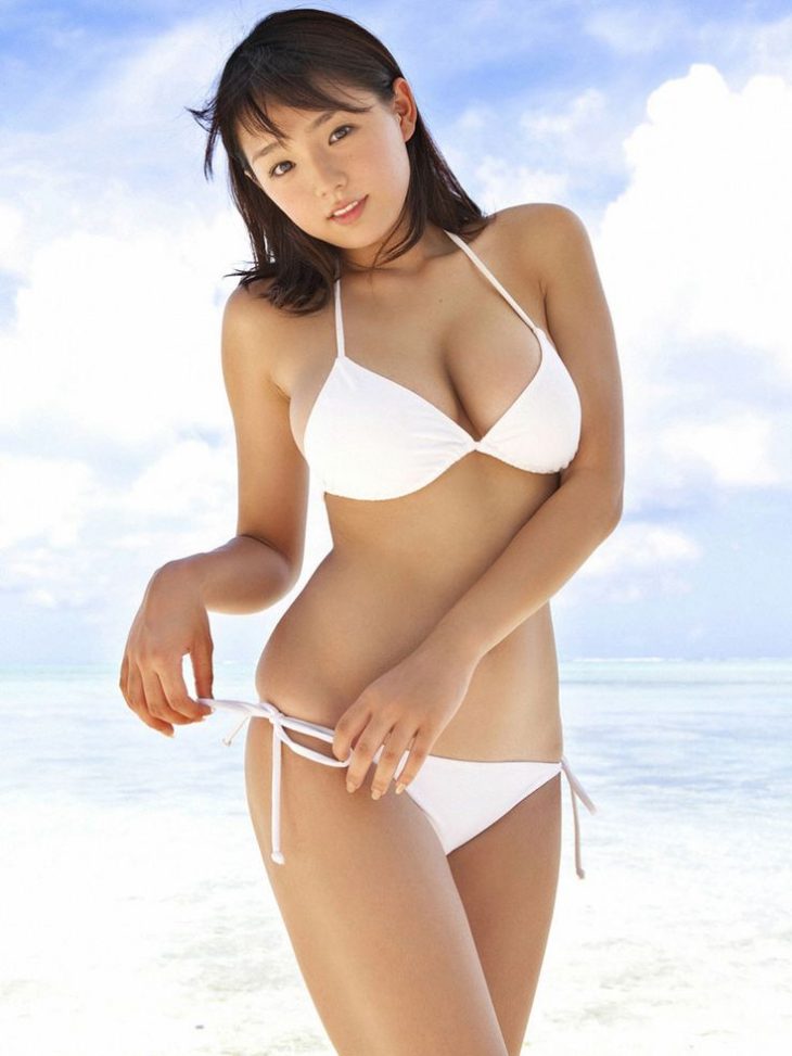 Японские девочки на пляже